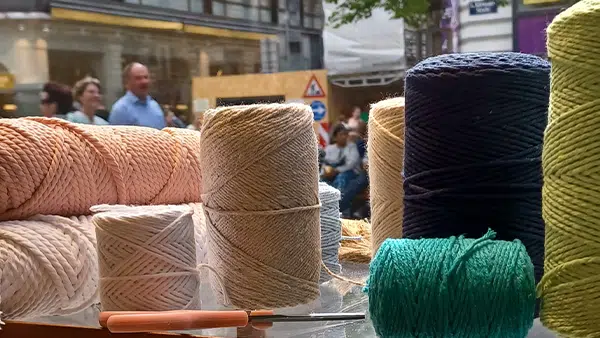 Handmade Branding mit Makramee Handwerkliche Aktionen für Marken